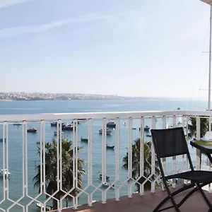 https://remarkable-view-over-cascais-bay.hotels-lisbon-portugal.com