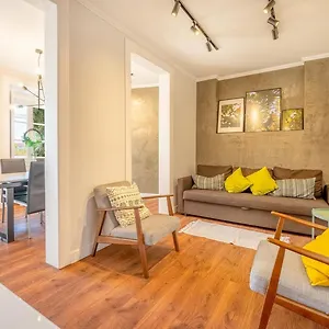 https://lemon-house-with-private-garden.hotels-lisbon-portugal.com